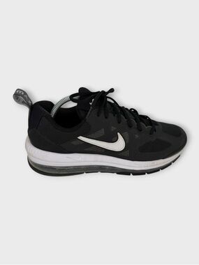 Nike Air Max Genome
(CW1648 003) Men's Size 8.5 Great Condition!!